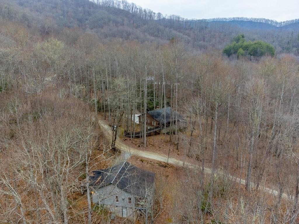 Single Family 5BR 3BA - 1221 Sam Cove, Robbinsville (Graham), NC