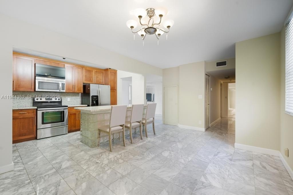 Condo 3BR 2BA - 3350 NE 192nd St, Aventura, FL