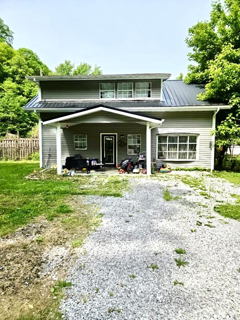Single Family 3BR 2BA - 87 Winns 2nd Street, Pikeville, KY