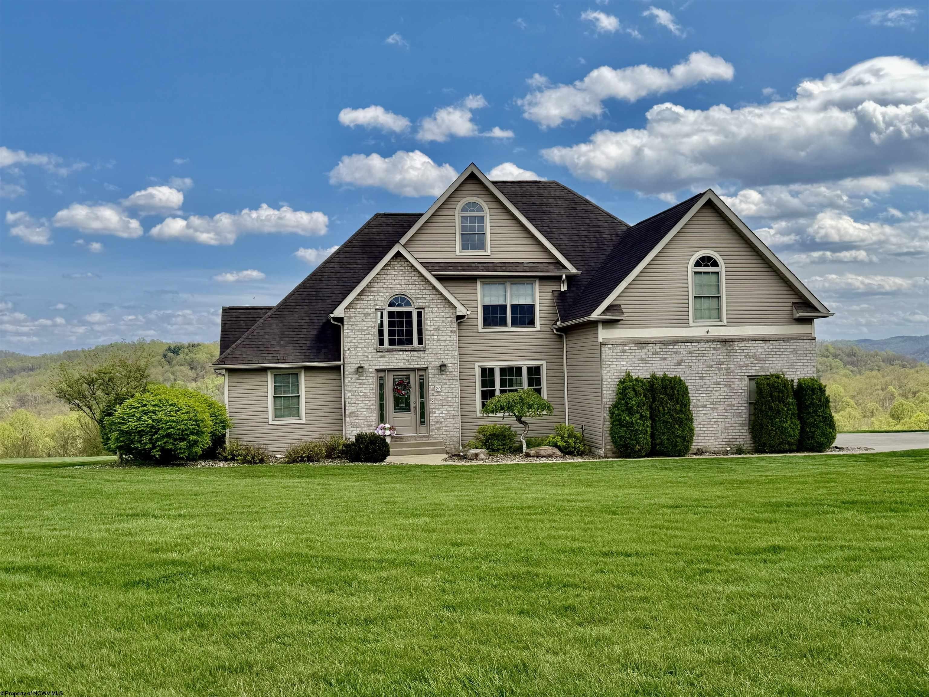 Single Family 5BR 4BA - 20 Allen Circle, Fairmont, WV
