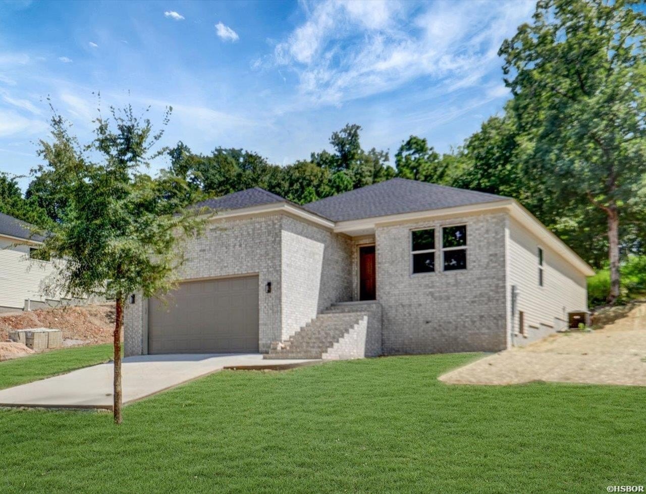 Single Family 3BR 2BA - 312 COLUMBIA HILLS Street, Hot Springs, AR