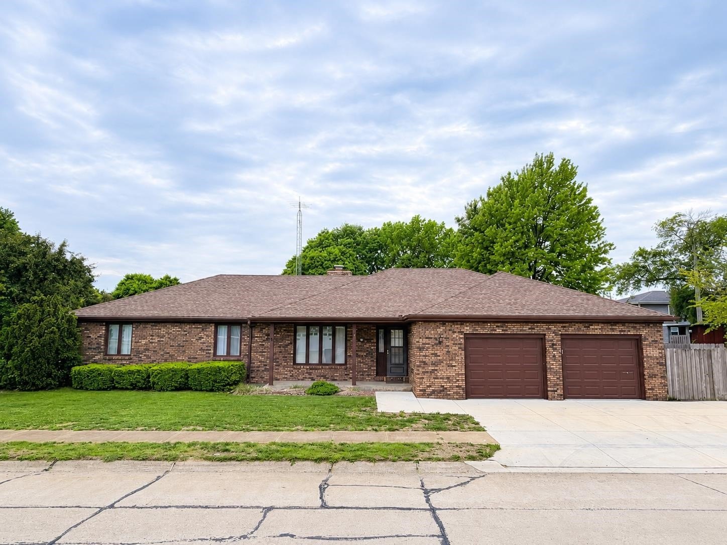 Single Family 3BR 3BA - 1015 6th Street, Columbus, NE
