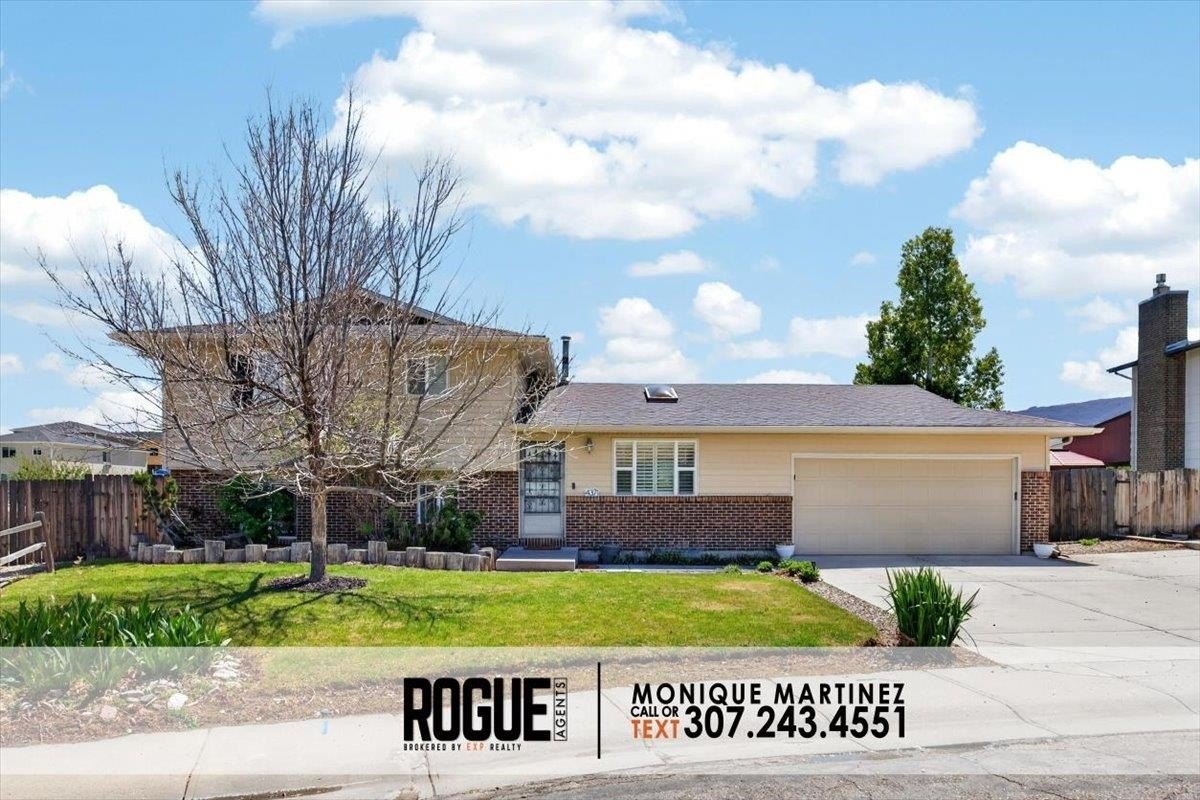 Single Family 5BR 3BA - 4371 Sunrise Dr, Casper, WY