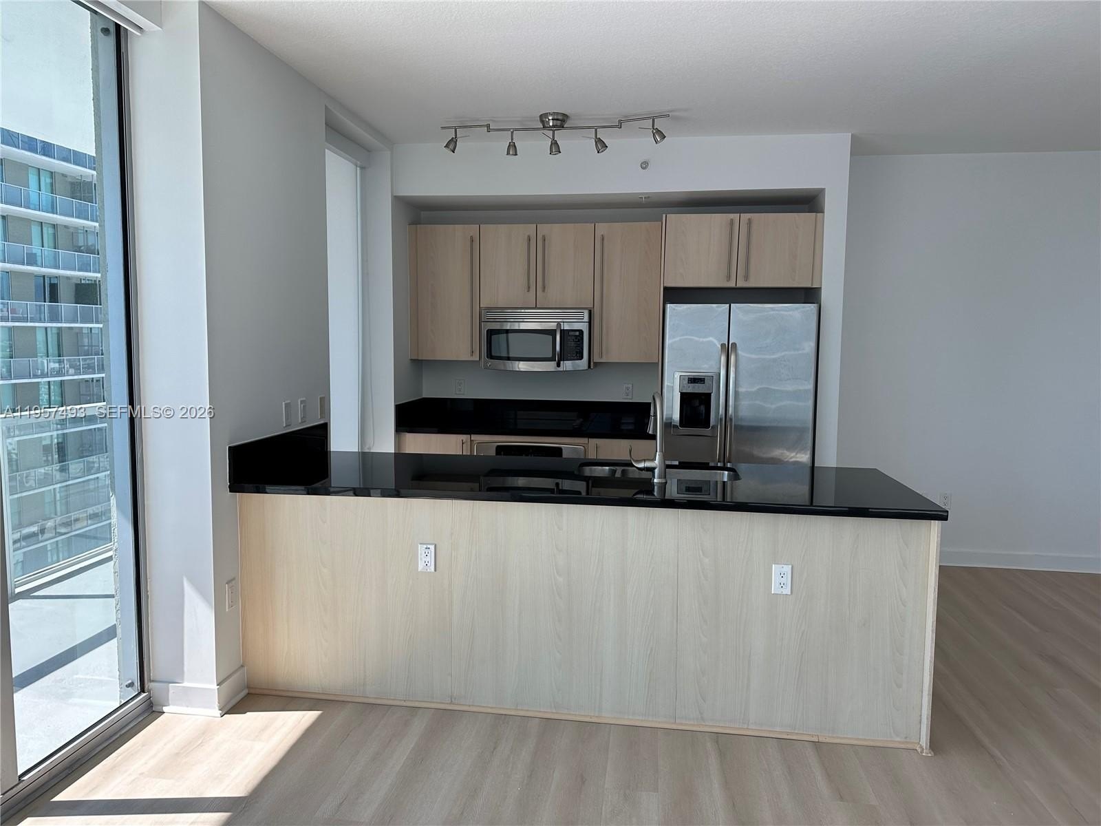 Condo 2BR 2BA - 1111 SW 1st Ave, Miami, FL