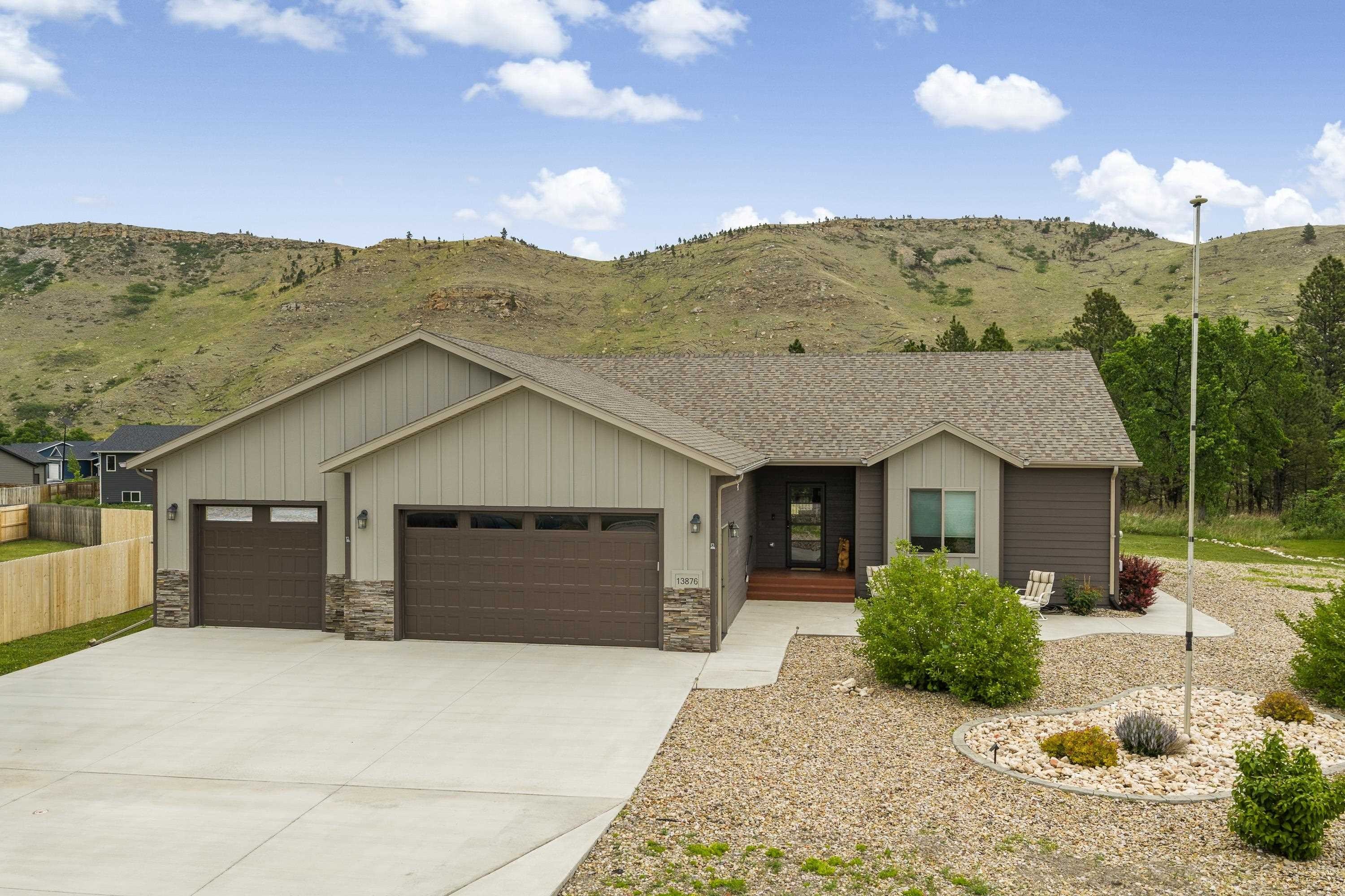 Single Family 3BR 2BA - 13876 Telluride Street, Summerset, SD