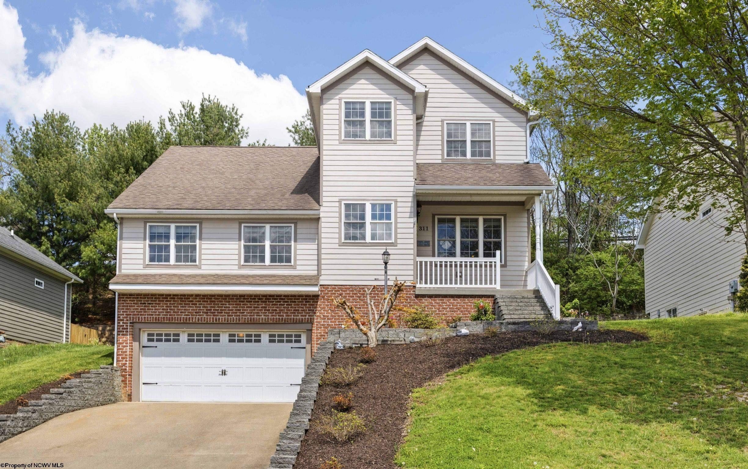 Single Family 4BR 4BA - 311 Villa View Drive, Morgantown, WV