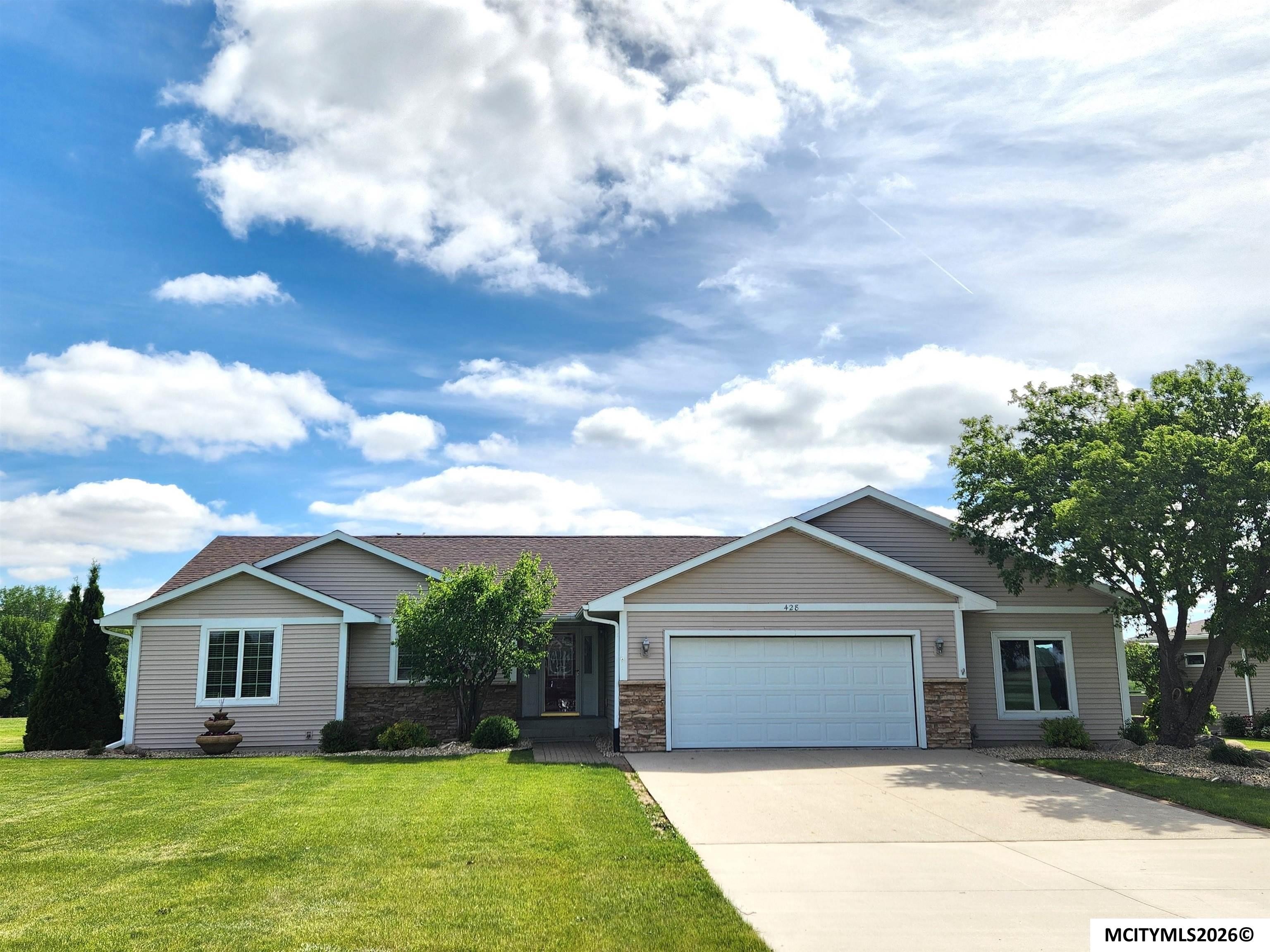 Single Family 3BR 3BA - 428 Brickyard Rd, SHEFFIELD, IA