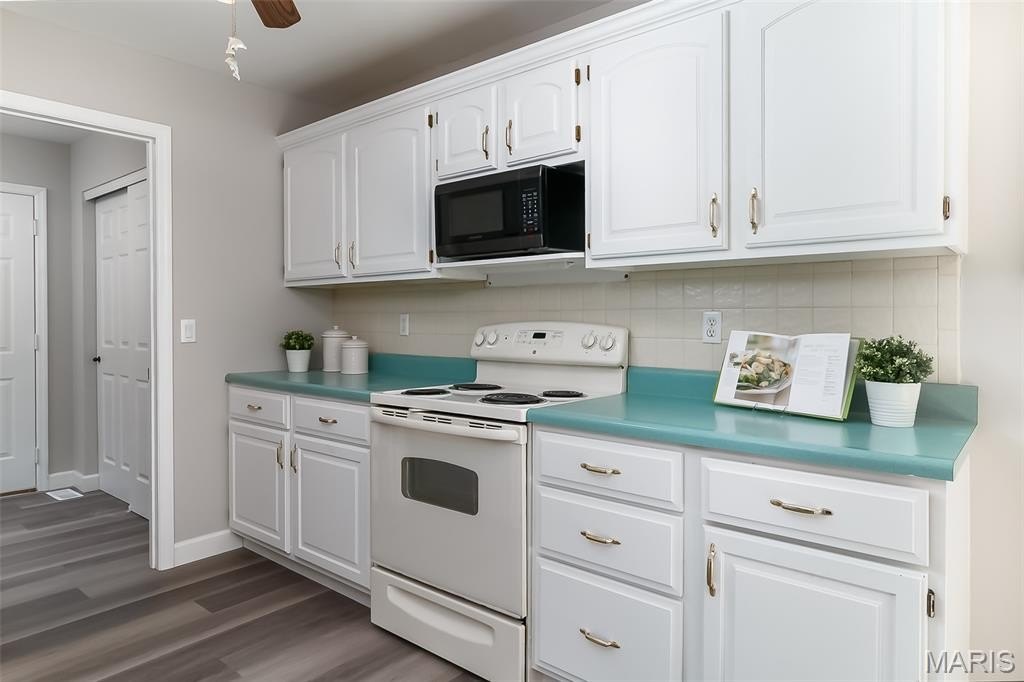 Single Family 2BR 2BA - 155 Southern Oaks Drive, St Charles, MO