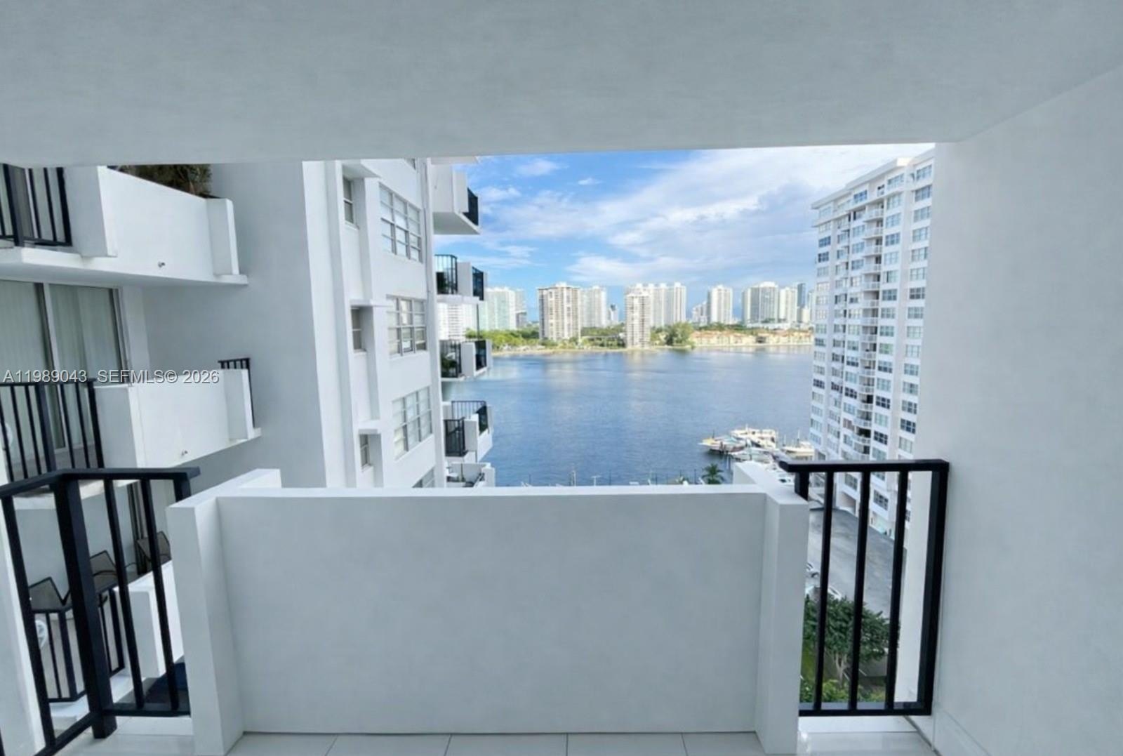 Condo 1BR 2BA - 2750 NE 183rd St, Aventura, FL