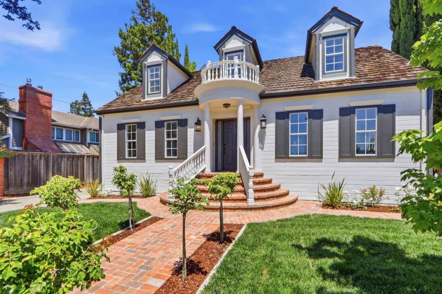Single Family 4BR 4BA - 17391 E Vineland AVE, LOS GATOS, CA