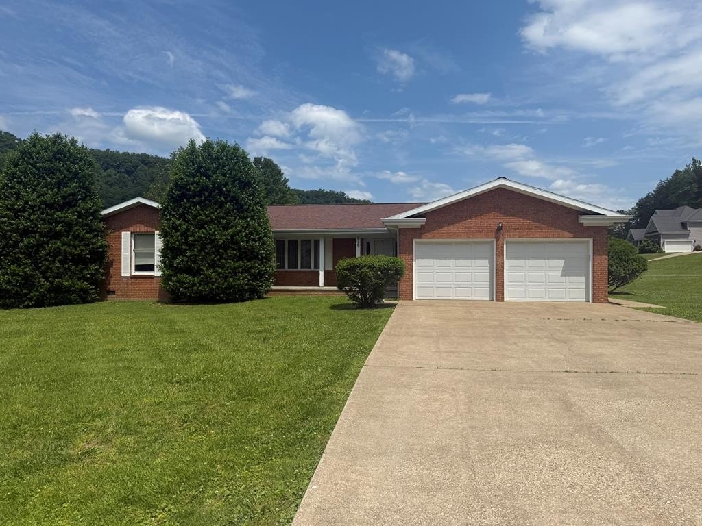 Single Family 3BR 3BA - 515 Jasper Lane, Paintsville, KY