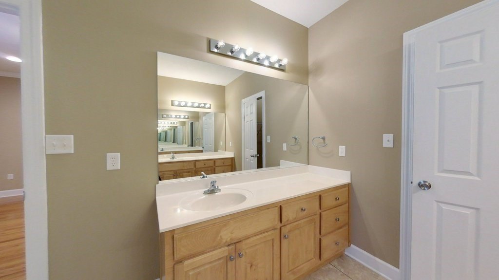 Single Family 4BR 4BA - 101 Willow Ridge Circle, Thomasville, GA