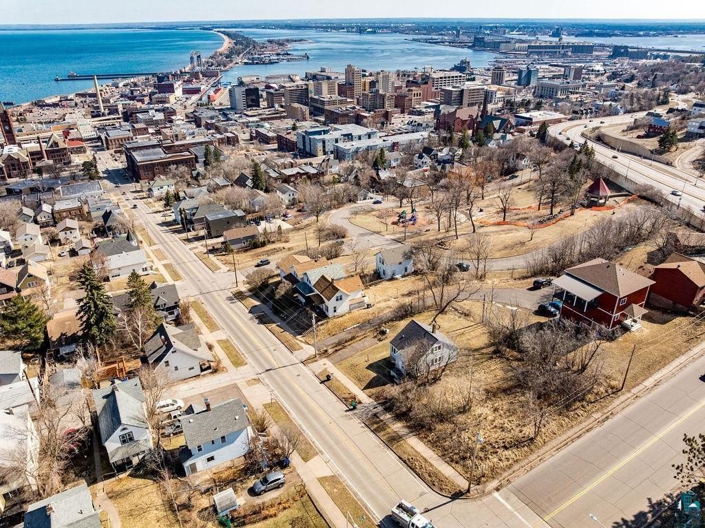 Single Family - 2 W 7th St, Duluth, MN