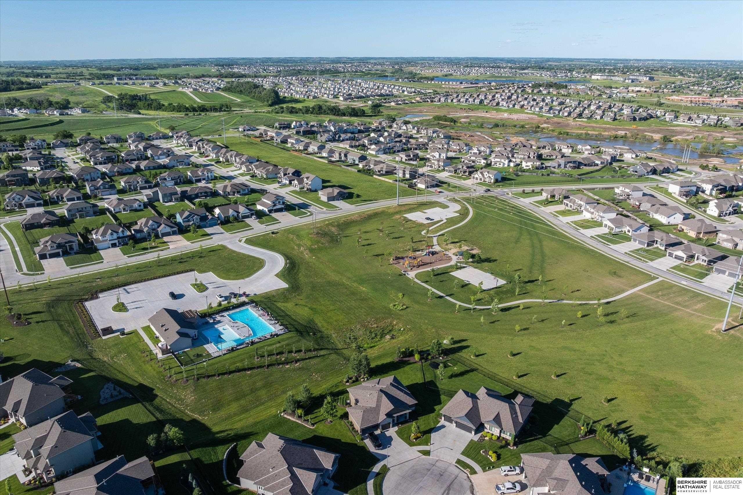 Single Family 5BR 4BA - 18620 Grand Avenue, Elkhorn, NE