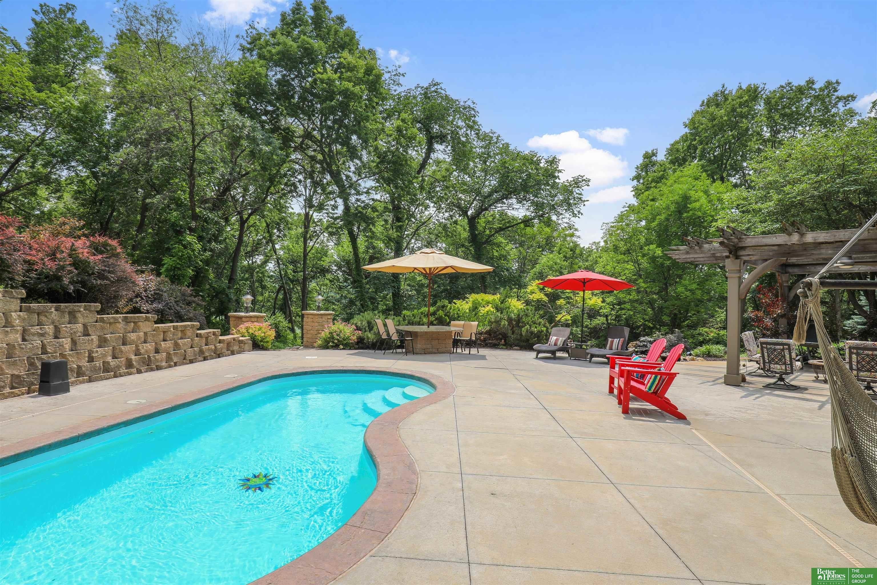 Single Family 5BR 4BA - 21085 Abbey Road, Council Bluffs, NE