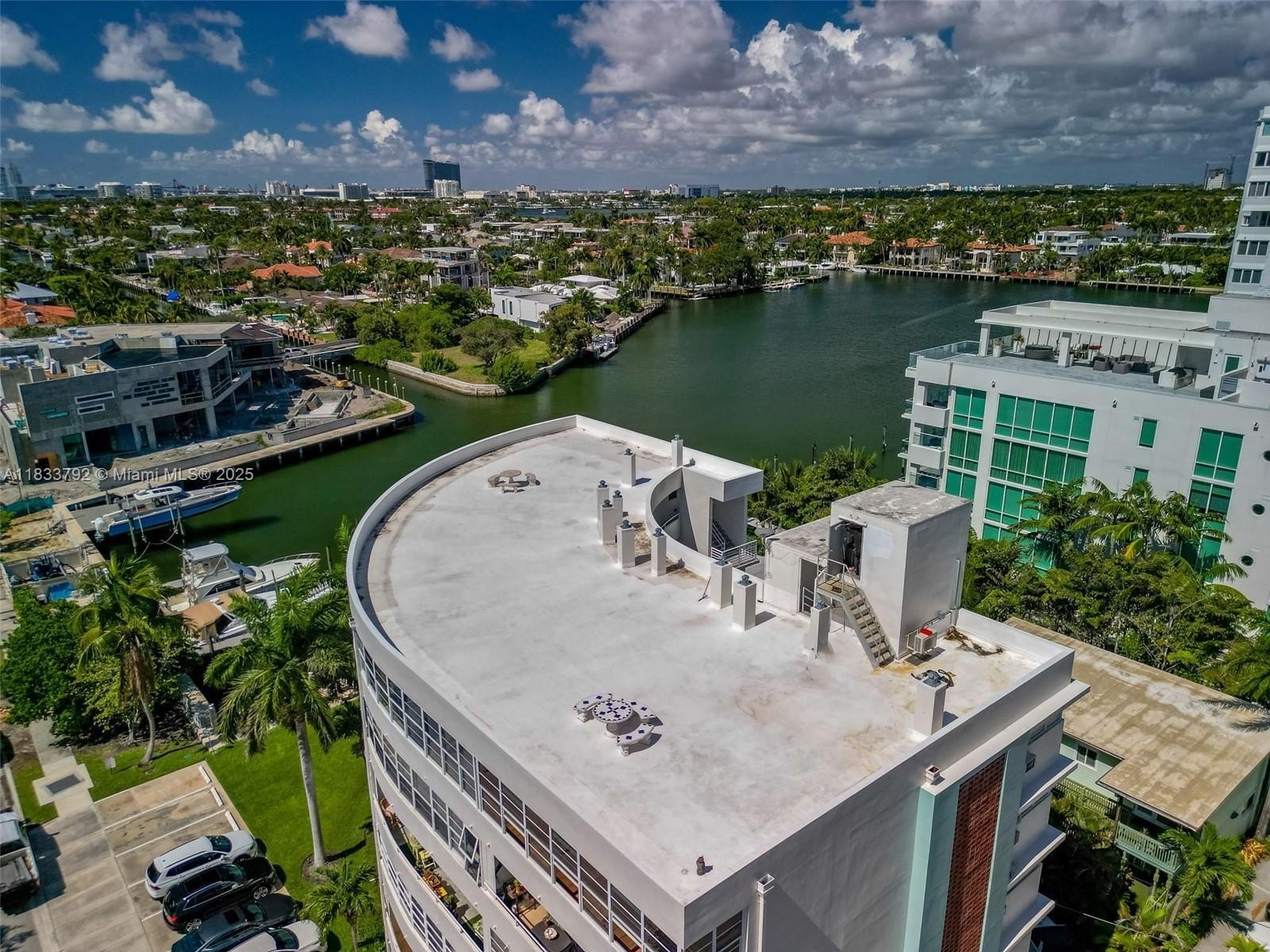 Co-op 1BR 1BA - 401 SE 25th Ave, Fort Lauderdale, FL
