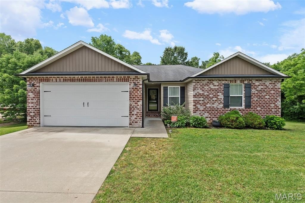 Single Family 4BR 3BA - 337 Timber Lane, Jackson, MO