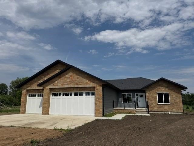 Single Family 3BR - 2205 Cedar St., Tyndall, SD