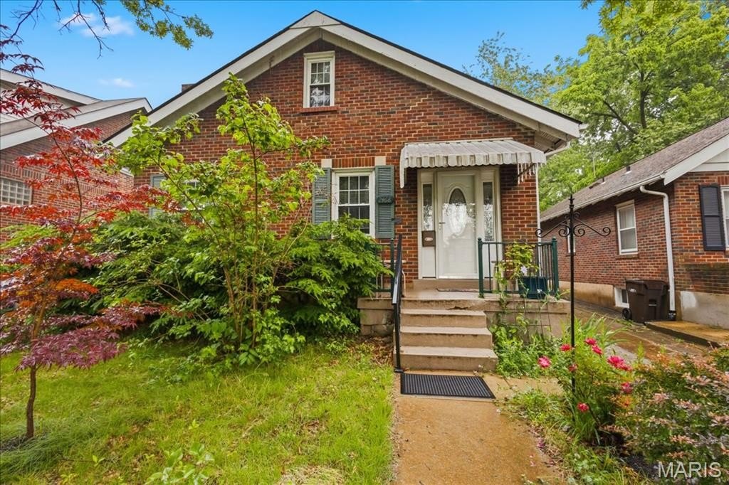 Single Family 2BR 2BA - 2468 Hartland Avenue, Sycamore Hills, MO