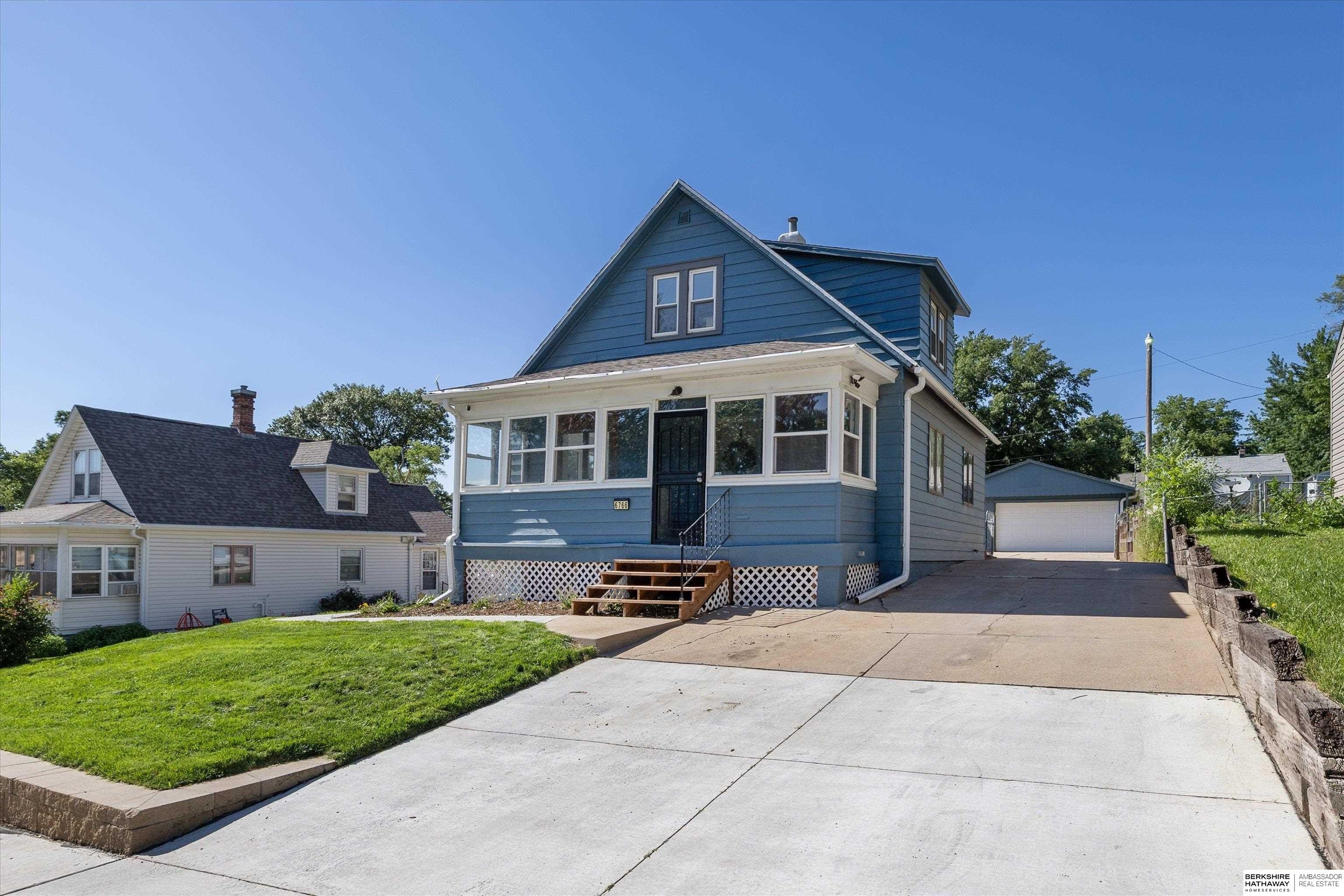 Single Family 2BR 2BA - 6766 Maple Street, Omaha, NE