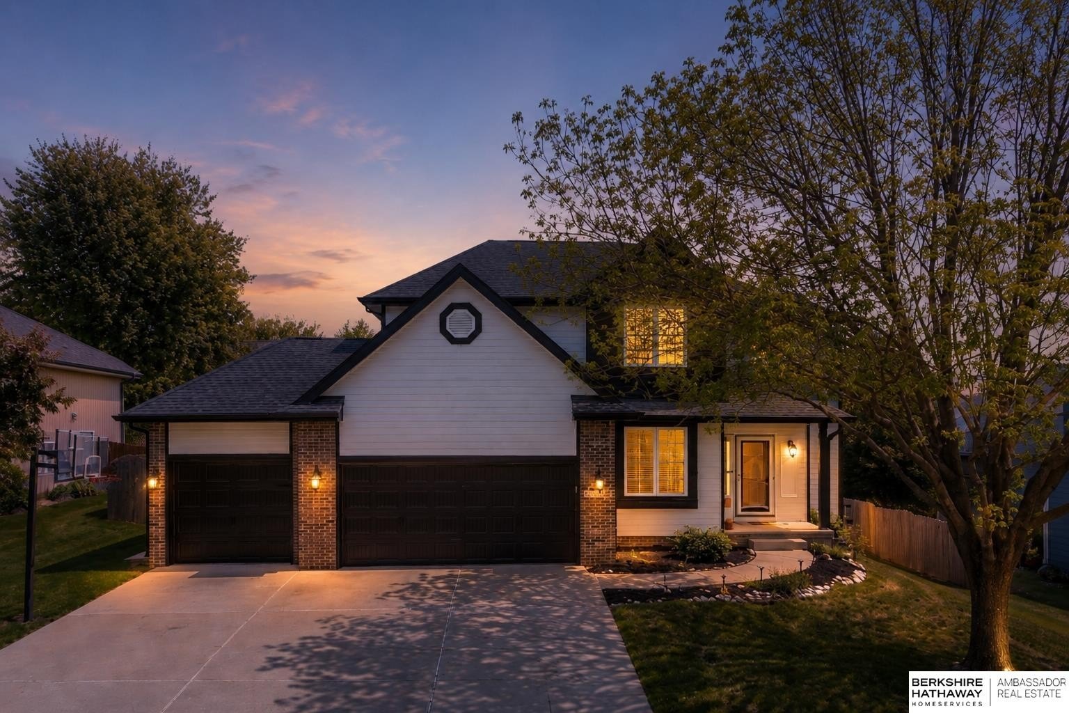Single Family 4BR 4BA - 12105 N 160th Street, Bennington, NE