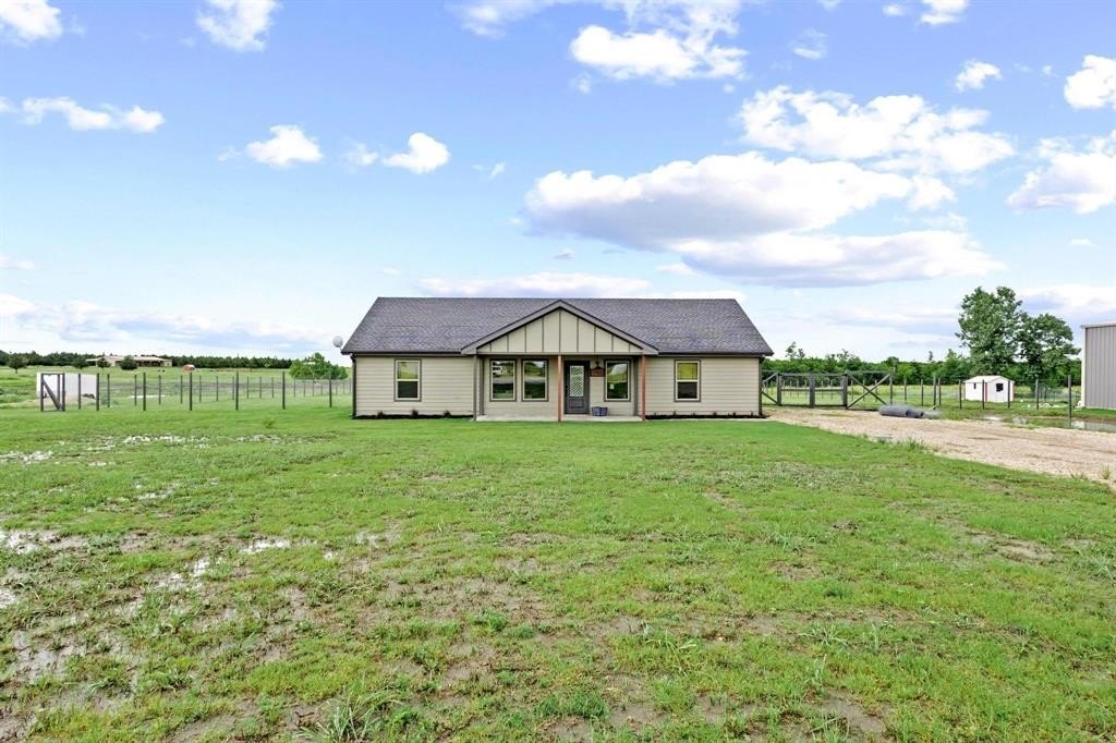 Single Family 3BR 2BA - 293 Private Road 36008, Honey Grove, TX