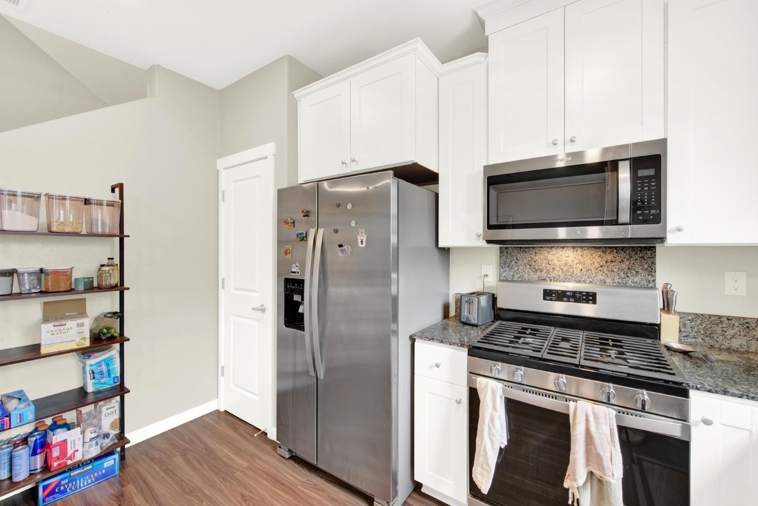 Single Family 3BR 3BA - 3298 New York Road, West Sacramento, CA