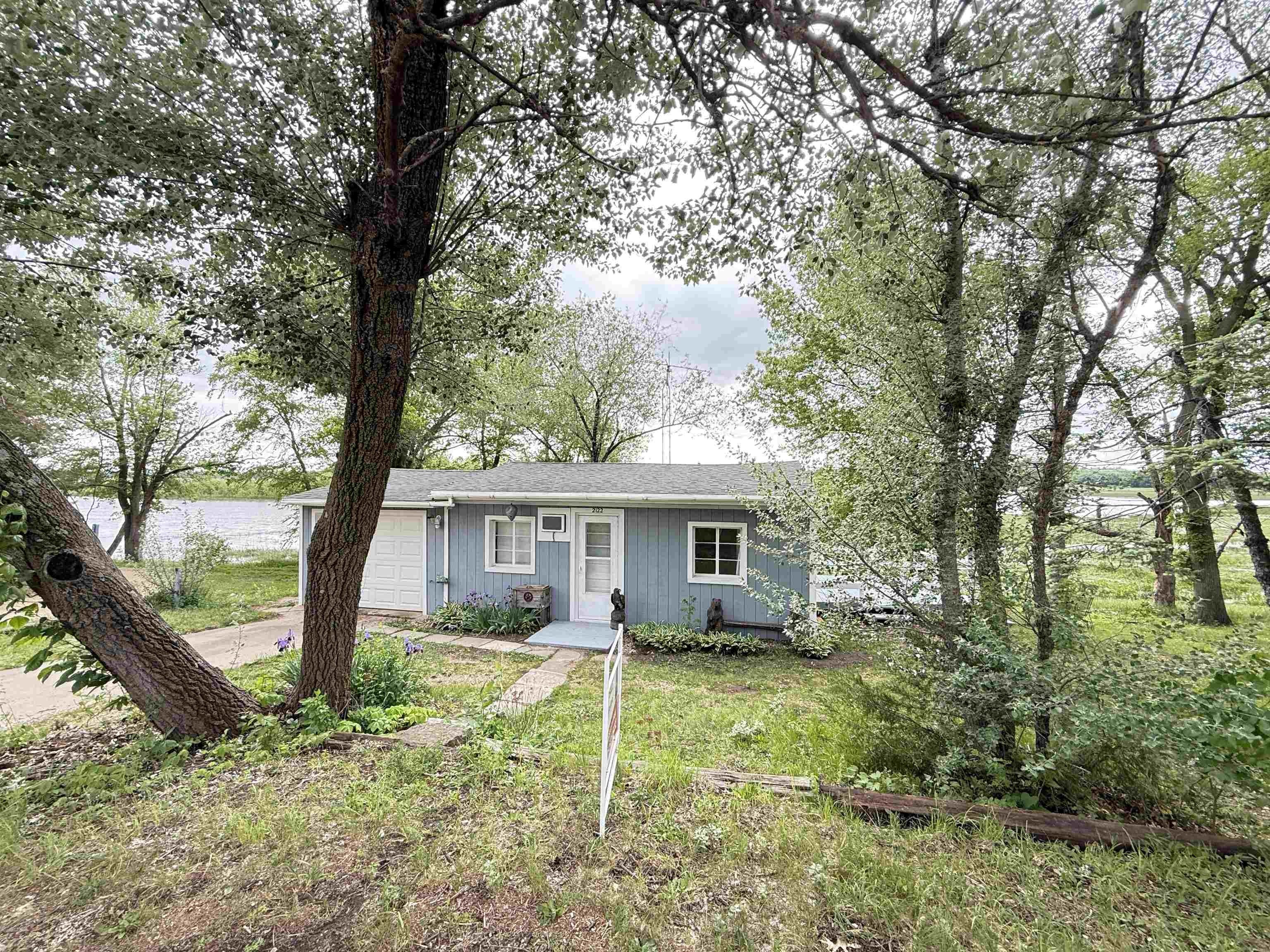 Single Family 1BR 1BA - 2122 S River, GALENA, IL