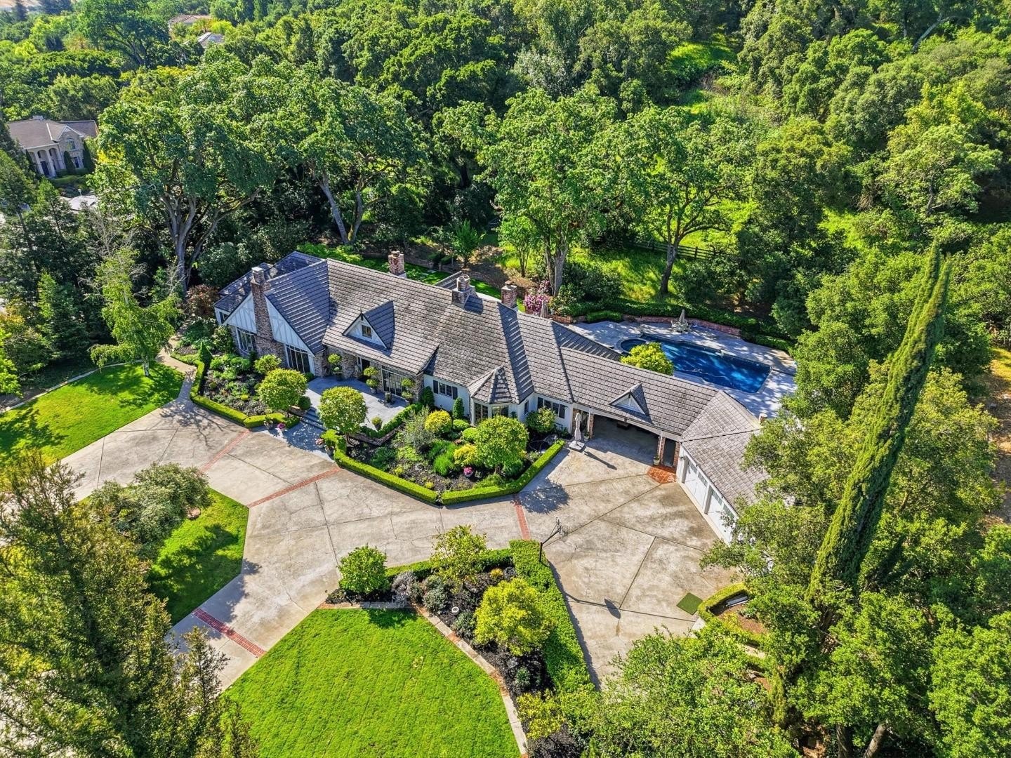 Single Family 4BR 4BA - 1500 Foothill RD, Pleasanton, CA