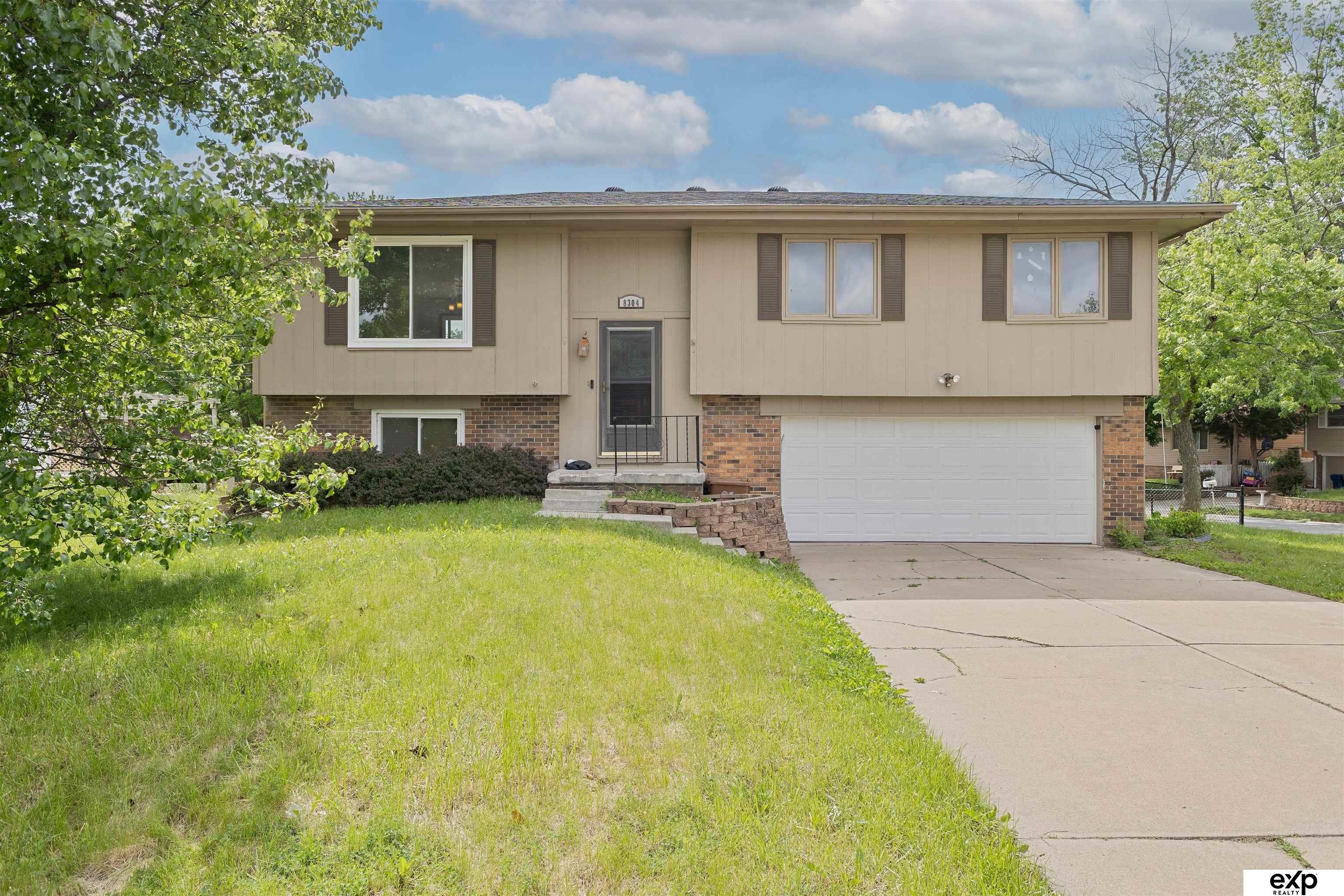 Single Family 3BR 3BA - 8304 S 49th Avenue, Omaha, NE