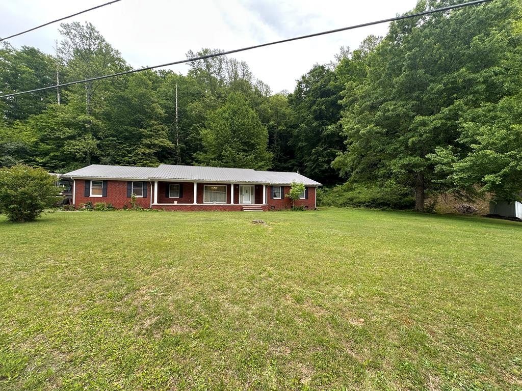 Single Family 4BR 2BA - 380 Daniels Creek, Banner, KY