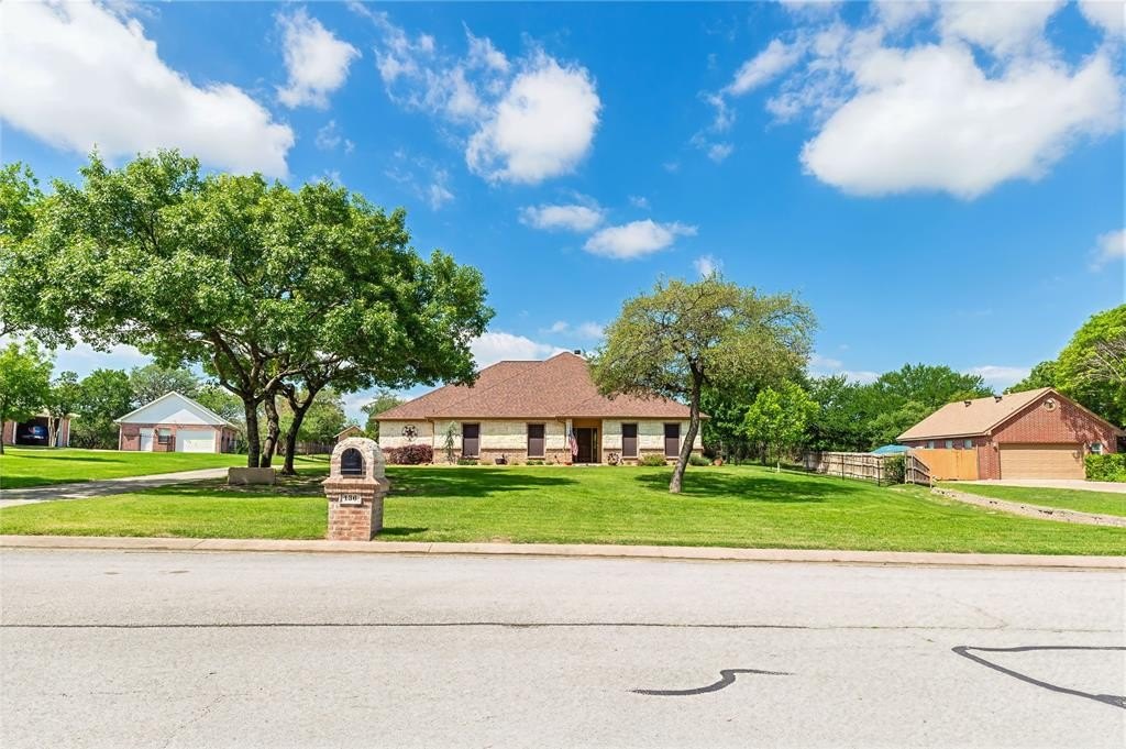 Single Family 3BR 3BA - 136 Oakwood Court, Lakeside, TX