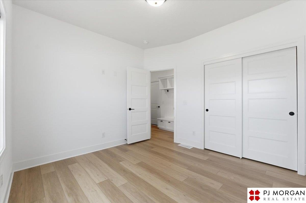Single Family 5BR 3BA - 11908 S 110 Street, Papillion, NE
