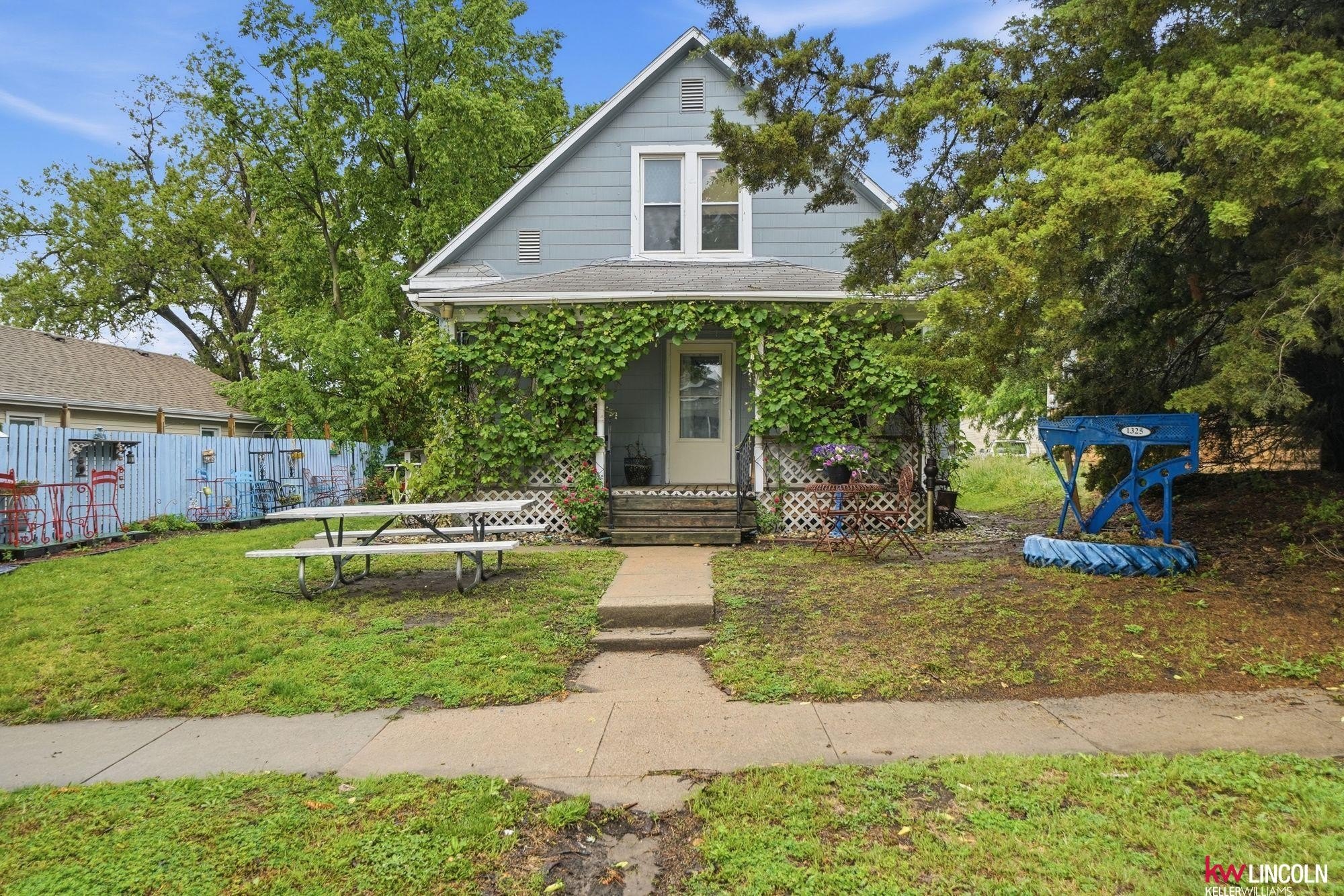 Single Family 3BR 1BA - 1325 N 21 Street, Lincoln, NE