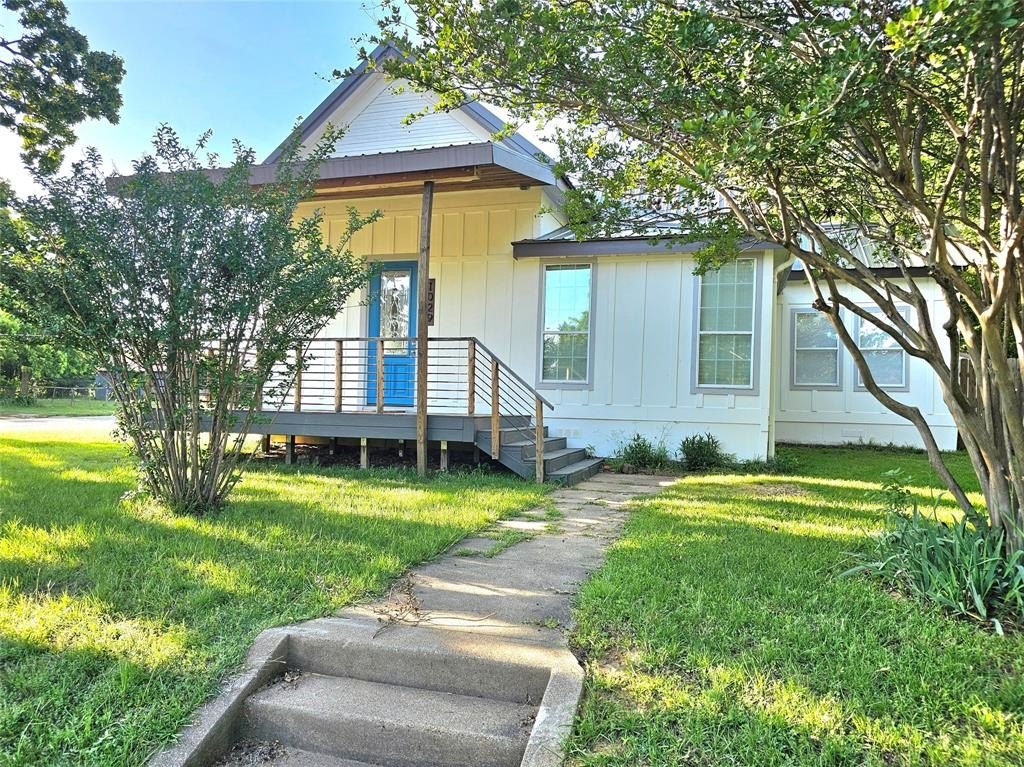 Single Family 4BR 2BA - 1029 W Shepherd Street, Denison, TX