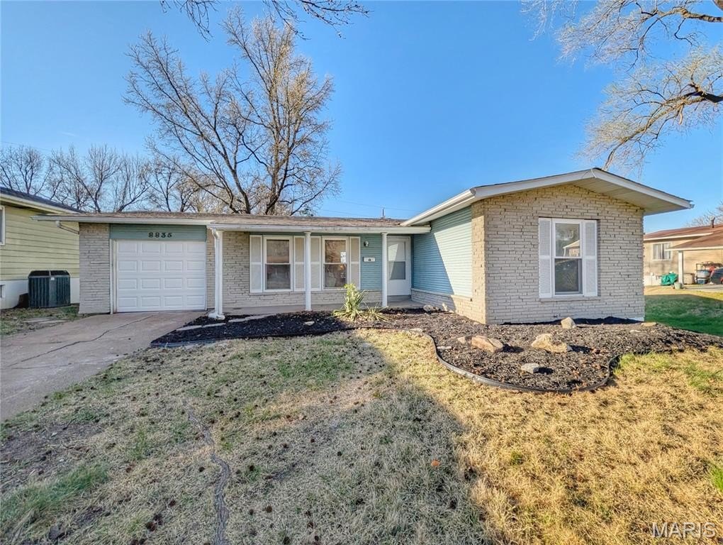 Single Family 4BR 3BA - 8835 Sumter Drive, St Louis, MO