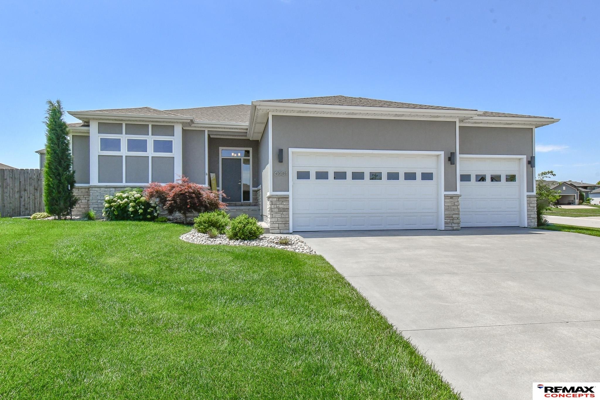 Single Family 4BR 3BA - 6301 Kelsey Lane, Lincoln, NE