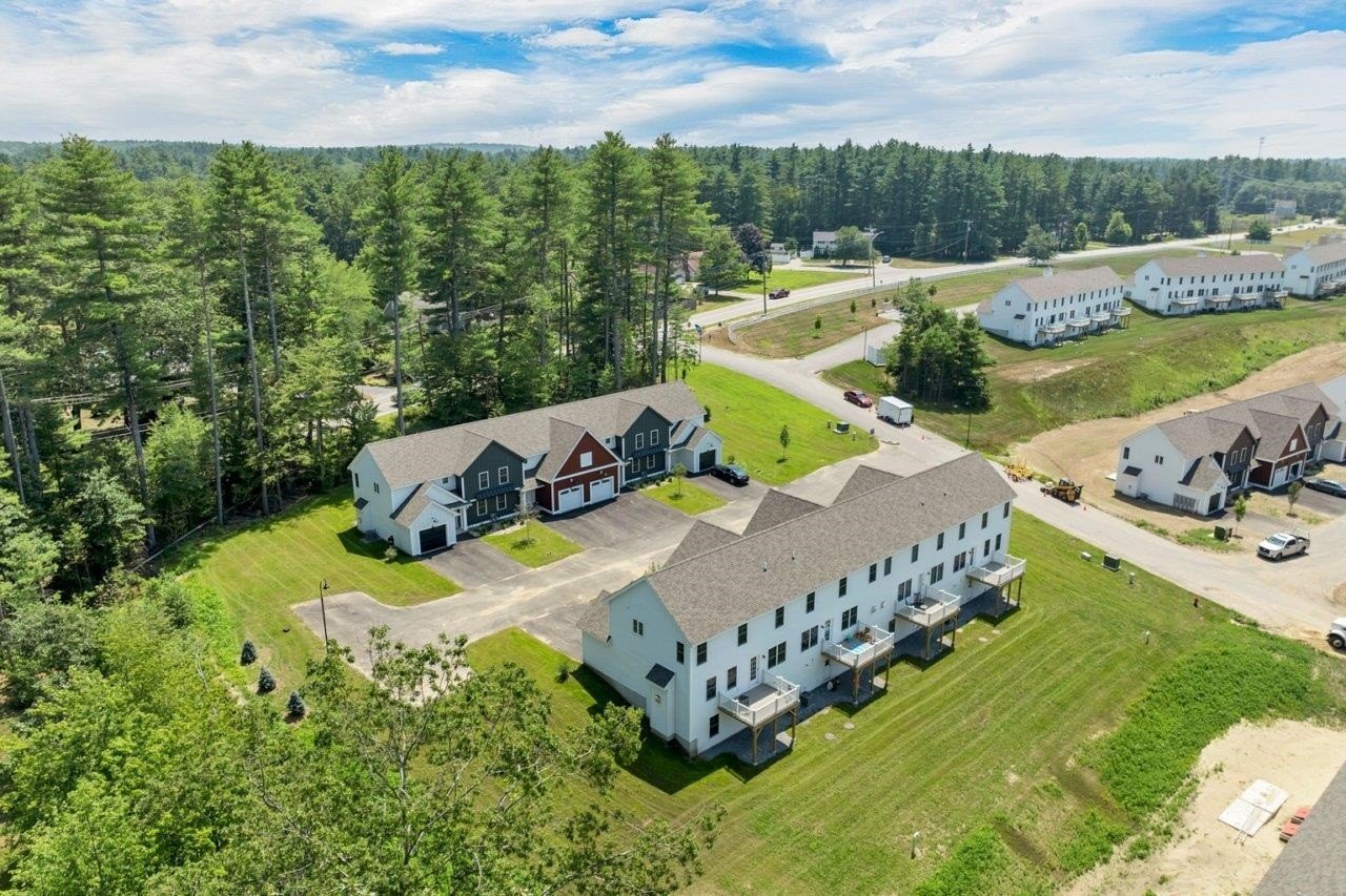 Condo 3BR 3BA - 15-D Mustang Drive, Litchfield, NH