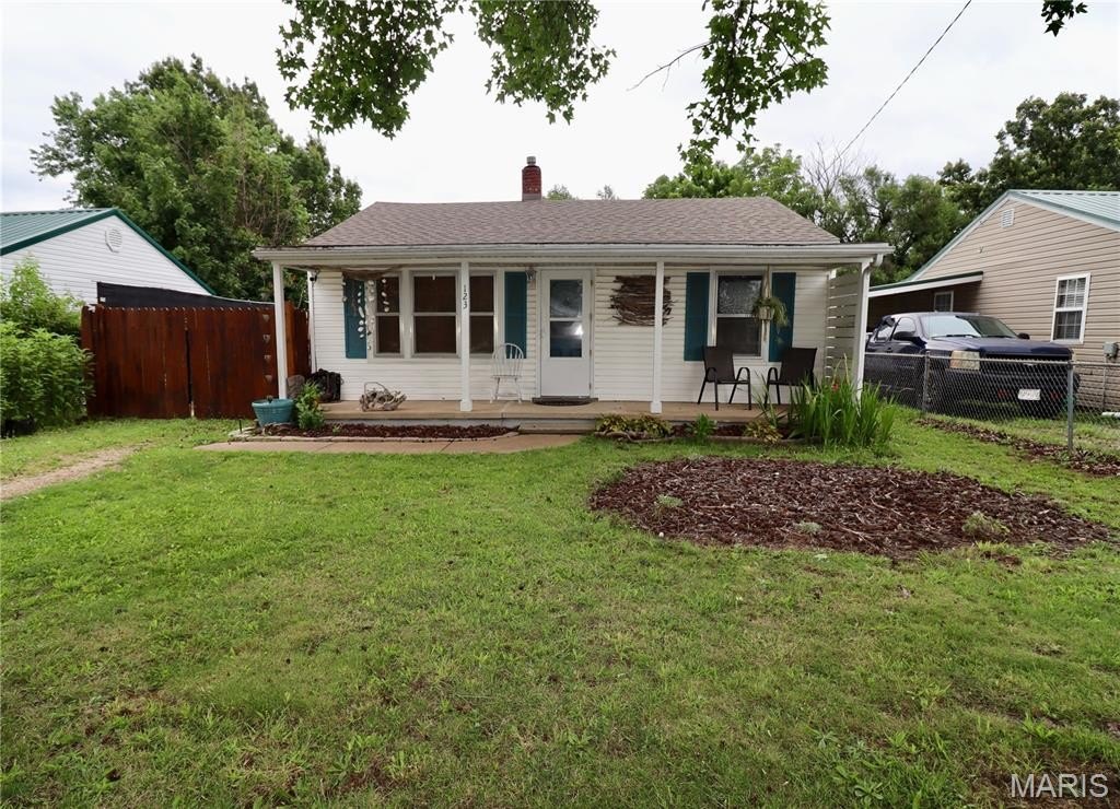 Single Family 2BR 1BA - 123 Cedar Crest Drive, Lebanon, MO