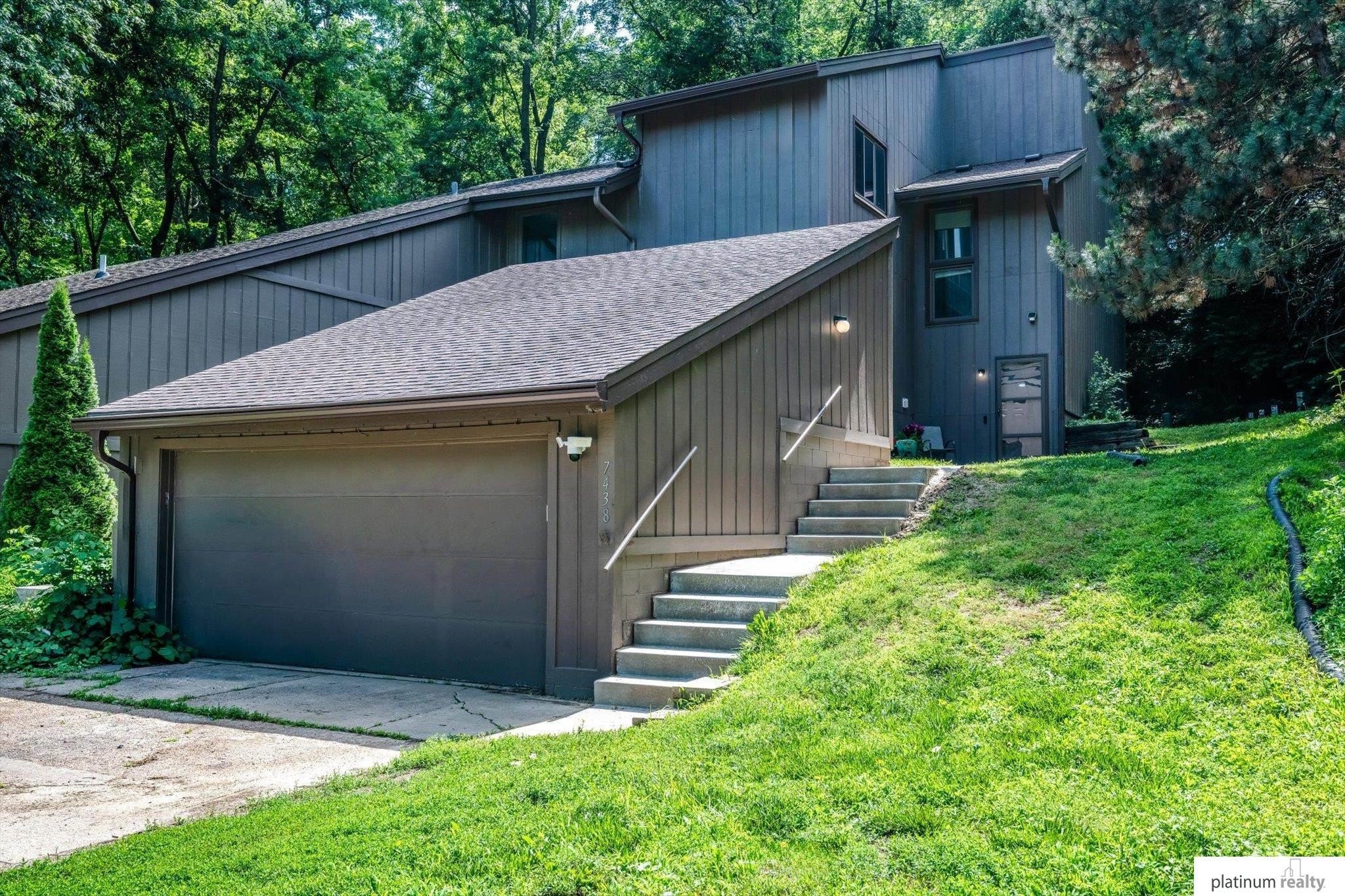 Single Family 3BR 3BA - 7438 N 55 Plaza, Omaha, NE