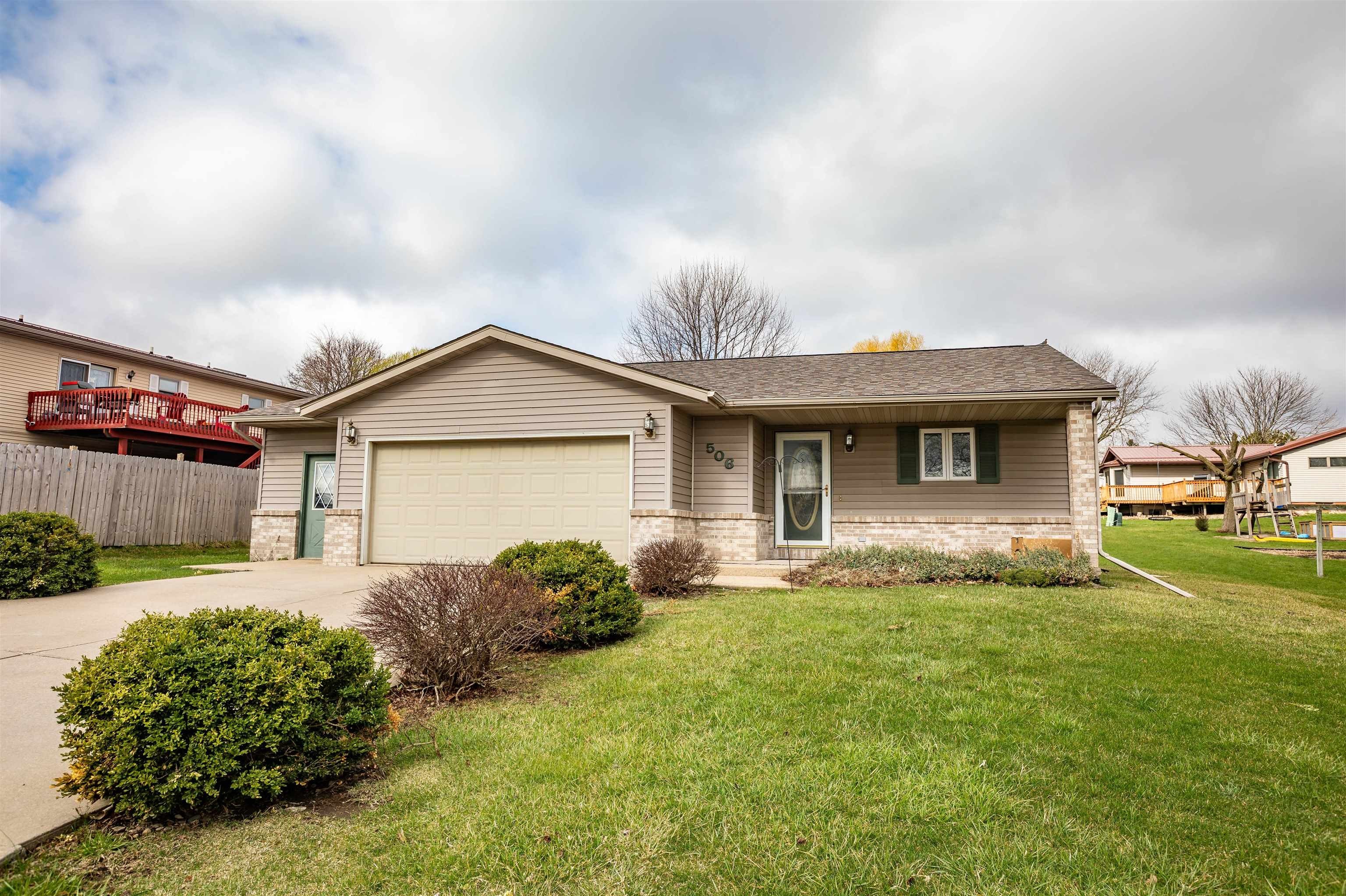 Single Family 3BR 3BA - 506 Bray Street, Dodgeville, WI