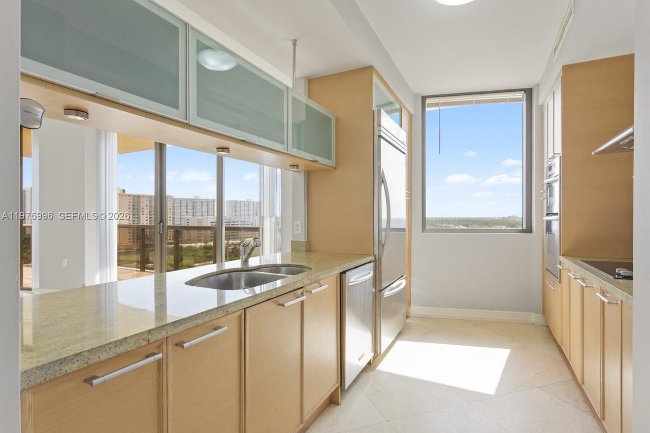 Condo 2BR 3BA - 16275 Collins Ave, Sunny Isles Beach, FL