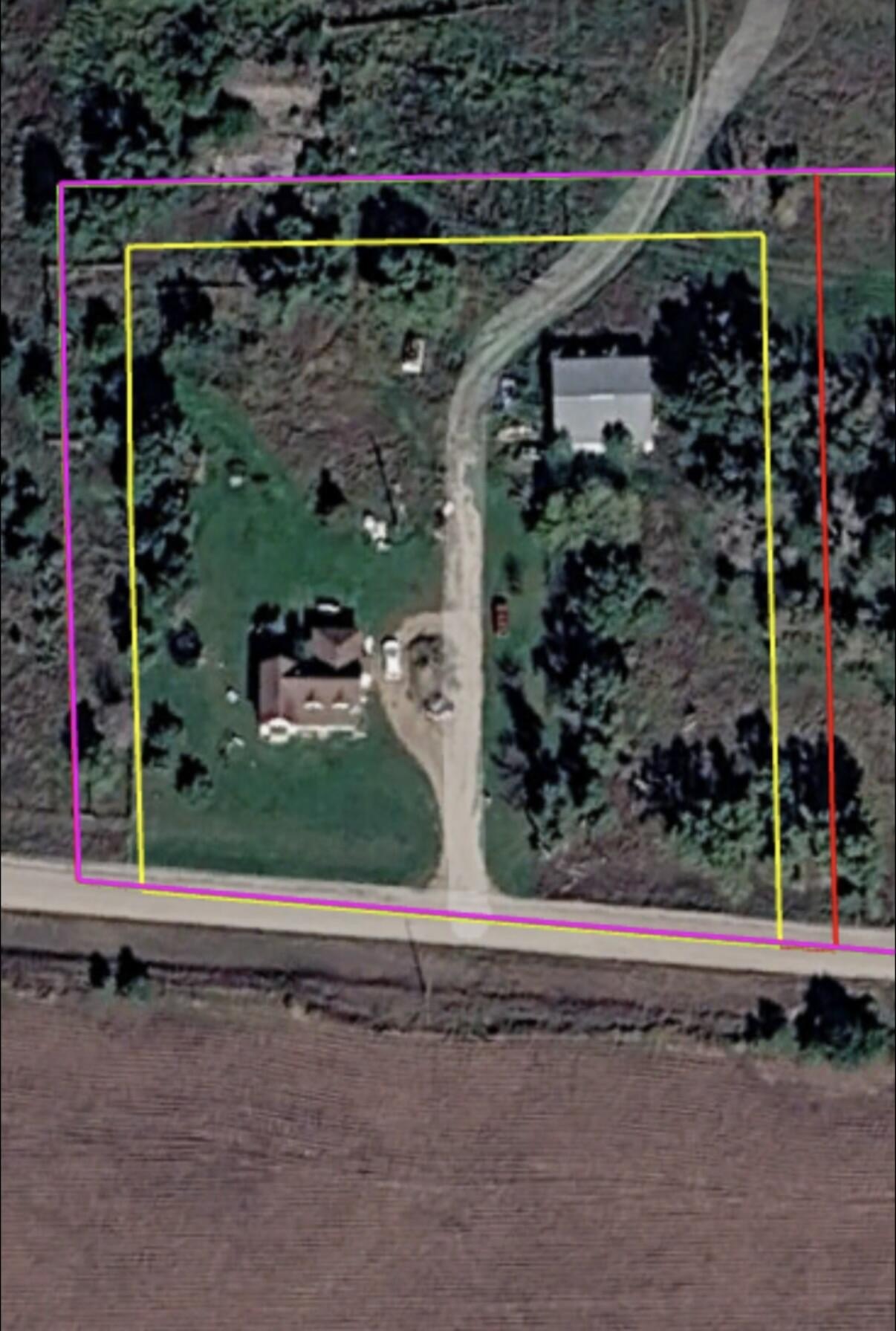 Single Family 4BR 1BA - 40166 224th St, Woonsocket, SD