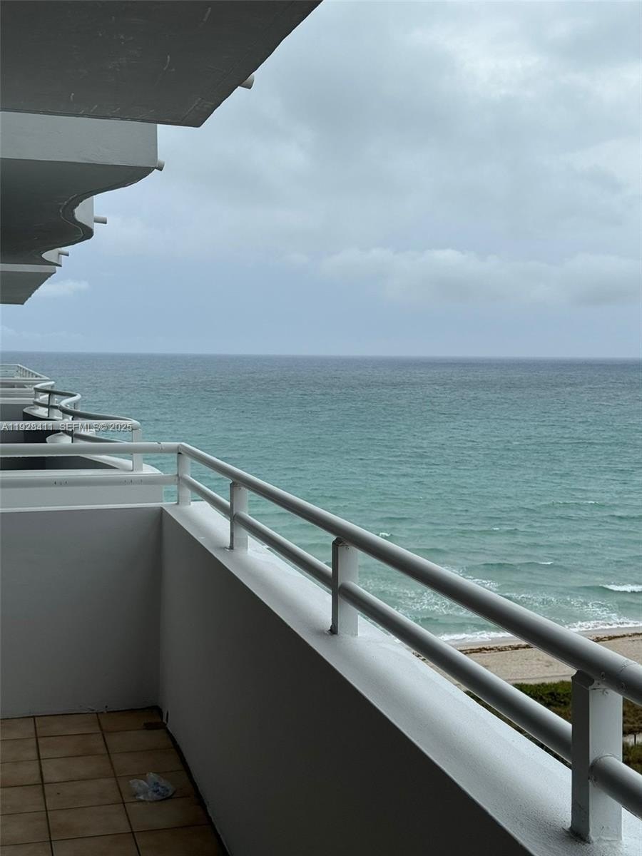 Condo 1BR 1BA - 8911 Collins Ave, Surfside, FL
