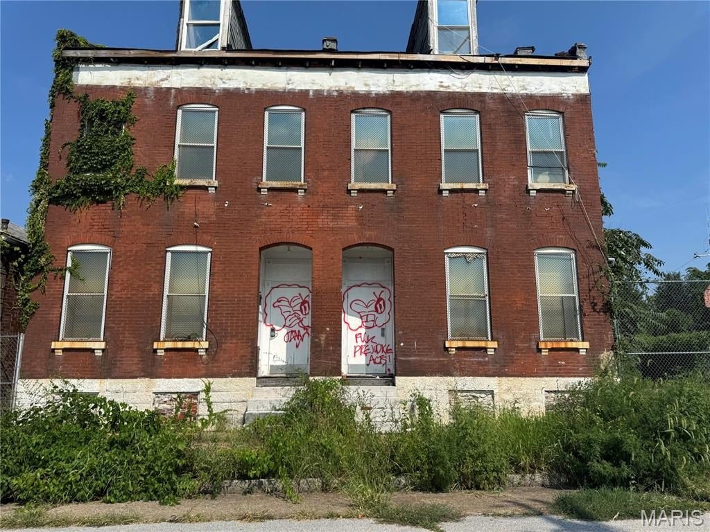 Single Family 2BR 3BA - 1514 N Leffingwell Avenue, St Louis, MO