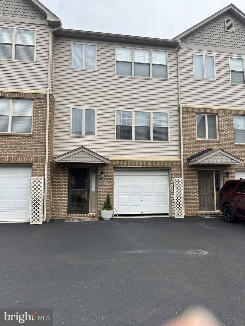 Single Family 3BR 3BA - 104 DAY BREAK DR, CUMBERLAND, MD