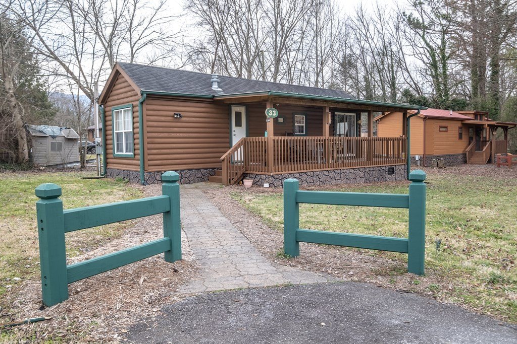 Single Family 3BR 1BA - 29/33/49 Breedlove Drive, ANDREWS, NC