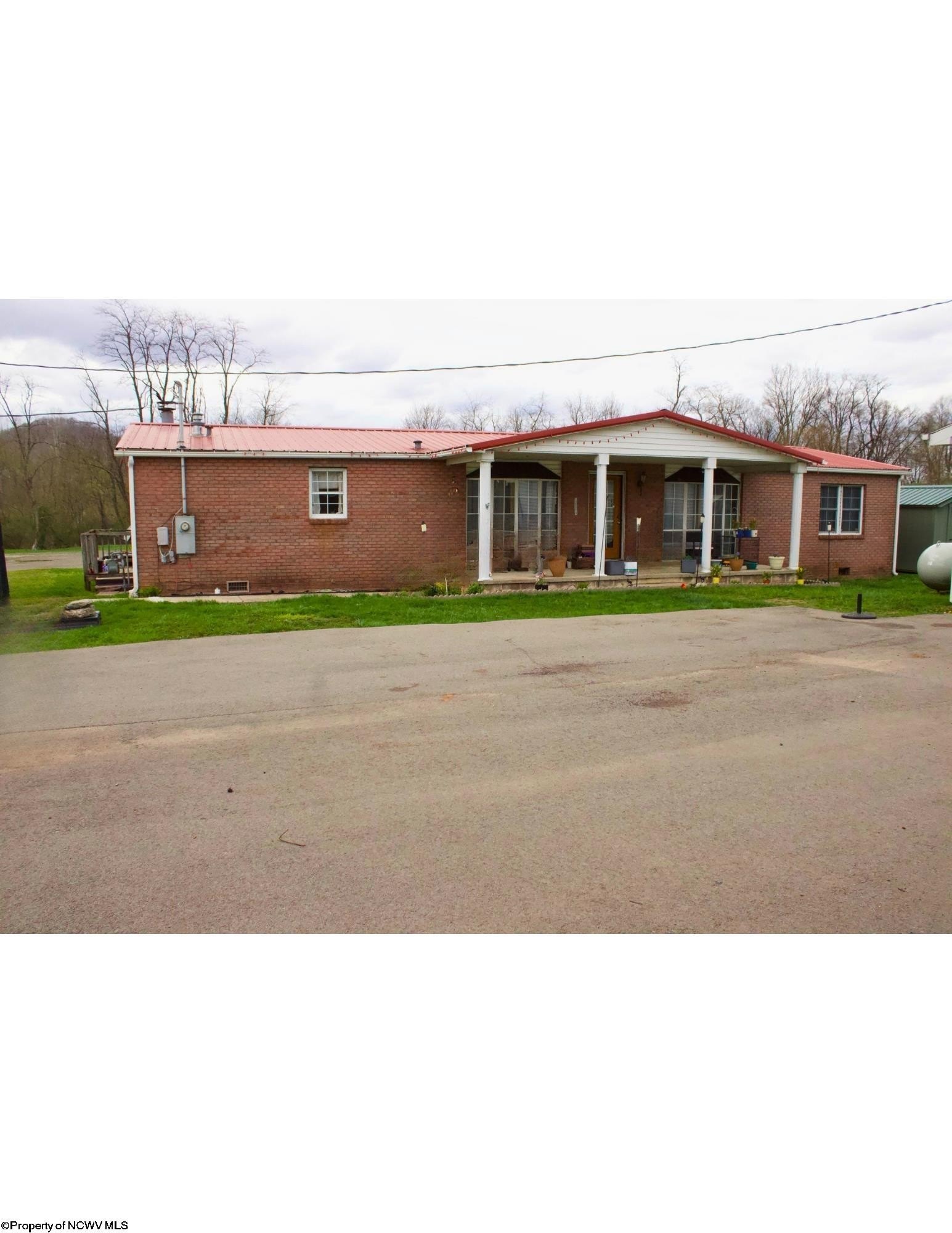 Single Family 3BR 2BA - 492 Main Street, Beverly, WV