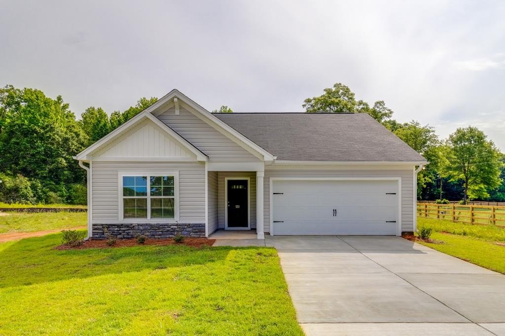 Single Family 3BR 2BA - 545 E Brewington Rd, Sumter, SC