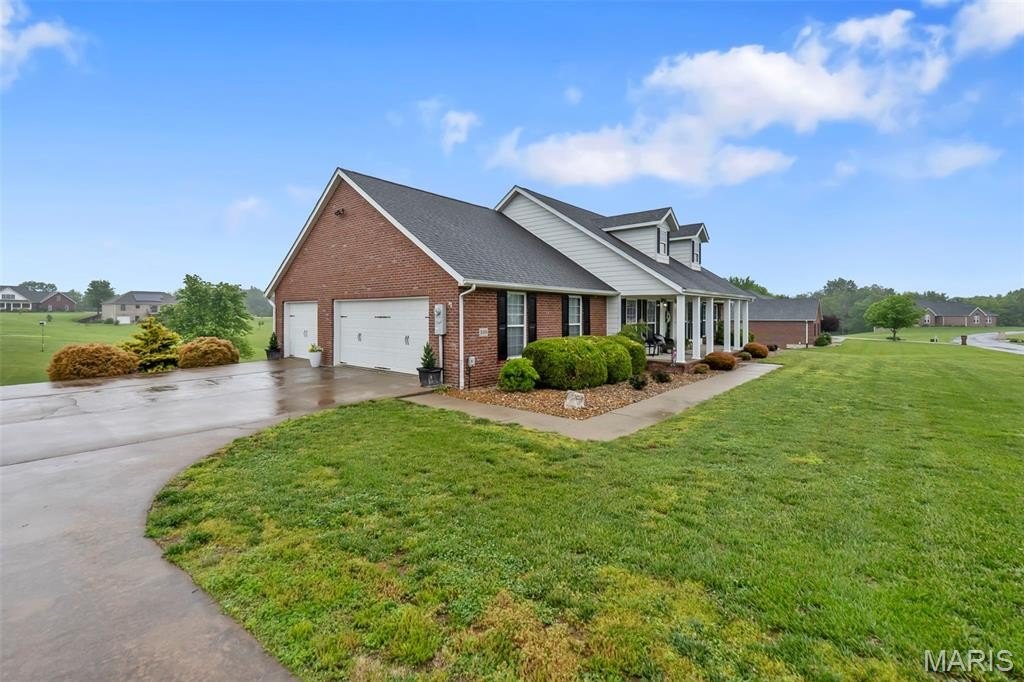 Single Family 4BR 3BA - 329 Cowboy Alley, Jackson, MO
